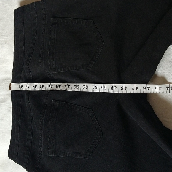 Torrid black high rise crop jeans size 14R - Picture 15 of 16